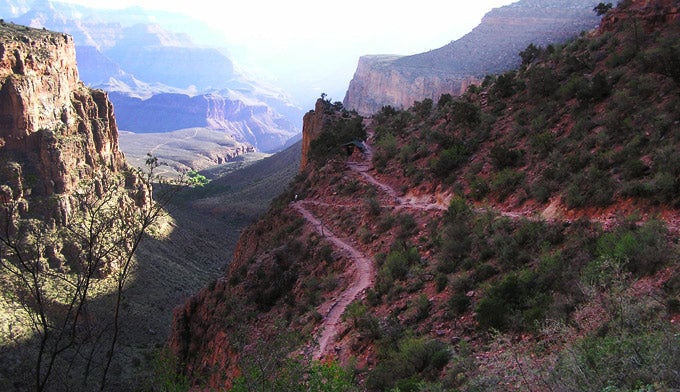 Bright-Angel-Trail_WikimediaPublicDomain_680x392 Indian Garden and Three-mile Resthouse from Bright Angel Trail.