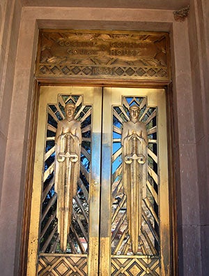 Cochise-Courthouse-Art-Deco-Bisbee_WikiPD_300 Bisbee, Cochise Courthouse Art Deco Doors
