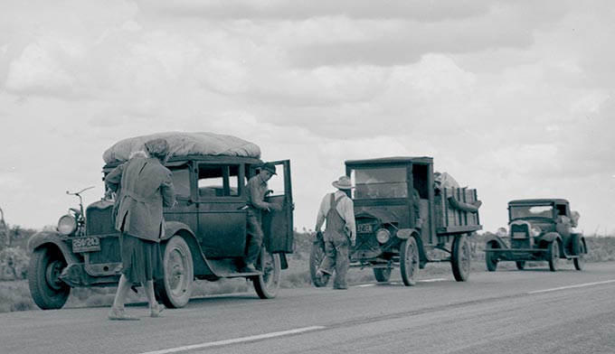 AZ-migrants-dust-bowl_courtesyFarmSecurityAdminOfficeOfWar_680 Migrants during the Dust Bowl days. Photo courtesy of the Farm Security Administration Office of War